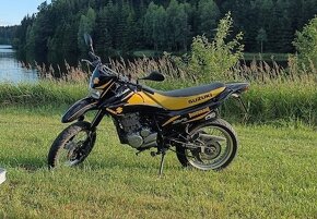 Suzuki DR 125 sm 2010