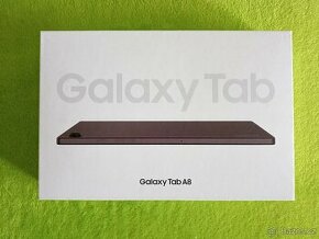 Samsung Galaxy Tab A8 s obalem a příslušenstvím. Zánovní.