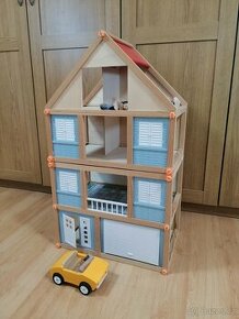 Dětský dřevěný domeček