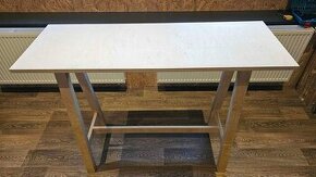 Vysoký stůl (barový) z lakované překližky