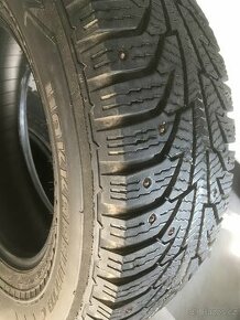 Pneu s hroty Nokian Hakkapeliitta R15 C 225/70 112/110R