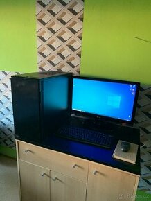 i7 3770 16GB ddr3 1600mhz 2tb HDD 24”lcd