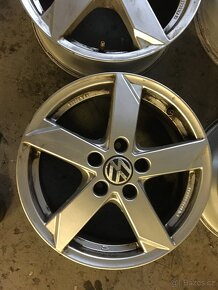 Originál hliníková kola VW, velikost R16, rozteč 5x112