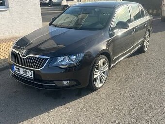 Škoda Superb 2.0TDi 125 kw Elegance DSG 4x4, bílá kůže sedan - 1