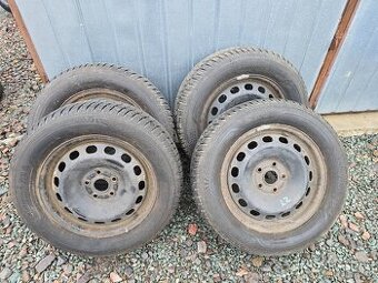 Sada plechových disků + hezké zimní pneu 215/60 r16 - Yeti