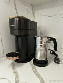 Nespresso Vuerto + napěnovač Nespresso Aeroccino 4