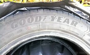 Pneu Good Year 215/55 R18 - 1