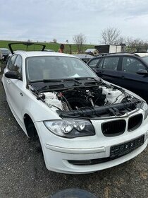 díly z BMW E87, v barvě alpinwiess 3