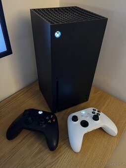 Microsoft Xbox Series X + 2 ovladače, 3 hry