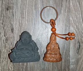 Figurka mini Buddha + přívěsek na klíče Buddha