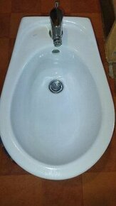 Prodám zánovní bidet - symb. cena 200 Kč - 1