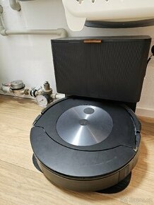 iRobot Roomba Combo J7+ s mopem a základnou