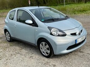 Toyota Aygo 1.0i, r.2006, klimatizace, STK, pěkný stav