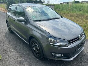 VW POLO 1.4 16V 63 KW,benzín, R. V. 2014, naj., 119t.km, Ser