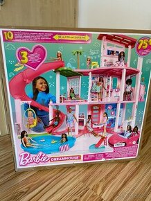 NOVÝ DREAMHOUSE Barbie