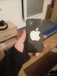 IPhone 11 na náhradní dily