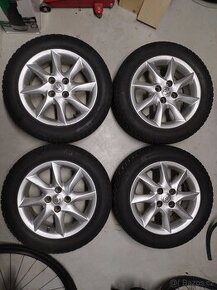 Toyota Yaris 4x alu zimní kola 15" originál