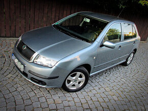 HEZKÁ ŠKODA FABIA 1.4i - VÝBAVA SPORT- 90t Km. -SERVIS ŠKODA