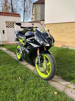 Triumph Daytona, Street triple