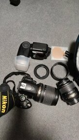 Prodám Nikon D40 s objektivy, bleskem a příslušenstvím