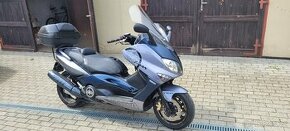 Yamaha T-Max - 1