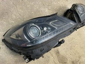 Přední lampy xenon Mercedes - Benz W204