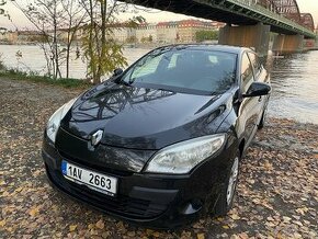 Renault MEGANE - 1