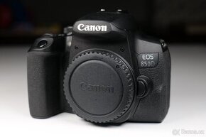 Canon EOS 850D