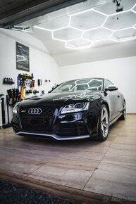 Audi RS5 4.2 V8 - 1