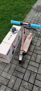 Elektrokoloběžka Ninebot eKickScooter ZING E8 - Růžová