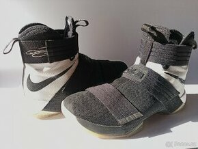 Boty NIKE LEBRON SOLDIER 10