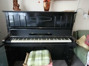Piano August Forster model 100 - 1