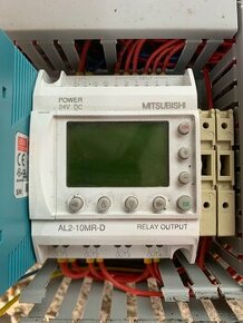 Spouštěč motoru ABB MS325 - 2.5 až 4 A a PLC Mitsubishi AL2