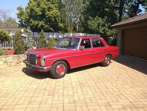 Mercedes Benz W 115 200D, A Mercedes W115 2,3 benzin