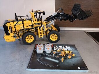 Lego Technic 42030 Volvo L 350F kolový nakladač