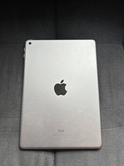 iPad 6. generace (2018) 9.7 palců 128 GB