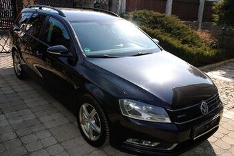 VW Passat kombi 1.6TDi 77kW - climatronic - tažné zař.