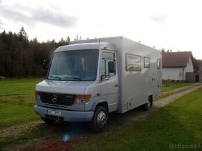 Mercedes Vario 815