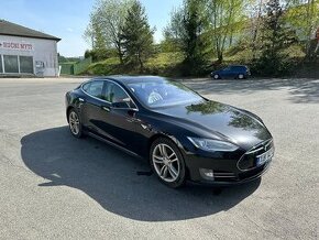 Tesla s p85 2014 r.v zdarma nabijeni