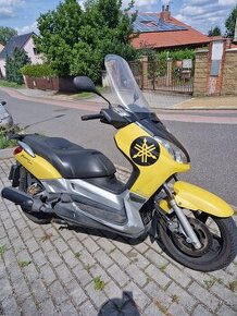 Yamaha x max 250 - 1