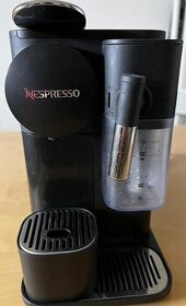 Nespresso Lattissima Black s držákem - 1,5 roku staré - 1