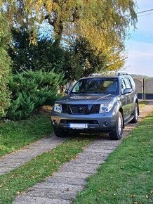 Nissan Pathfinder 2.5 DCI 128kw- aut., 7.míst, plná výbava