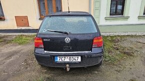 VW Golf IV 1.4 55kw benzín 
