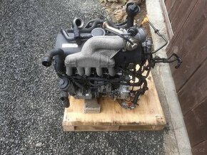 Motor 2,5 tdi 96kw : AXD se zarukou 6 mesicu