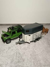 Bruder 2592 LAND ROVER + přepravník + kůň - 1