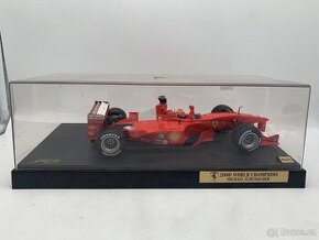 Model formule 1 Michael Schumacher 2000, Hotweels 1:18, vit