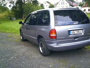 chrysler voyager 2.4i - 1