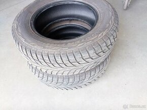 K prodeji 2 kusy zimních pneu rozměr 215/70 R 16 - 1