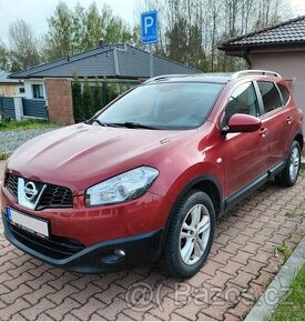 NISSAN QASHQAI 1.6 Benzín - 7 míst - KOMBI