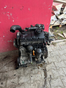 Motor 1,9TDI AUY 85KW VW Sharan kompletní motor - 1